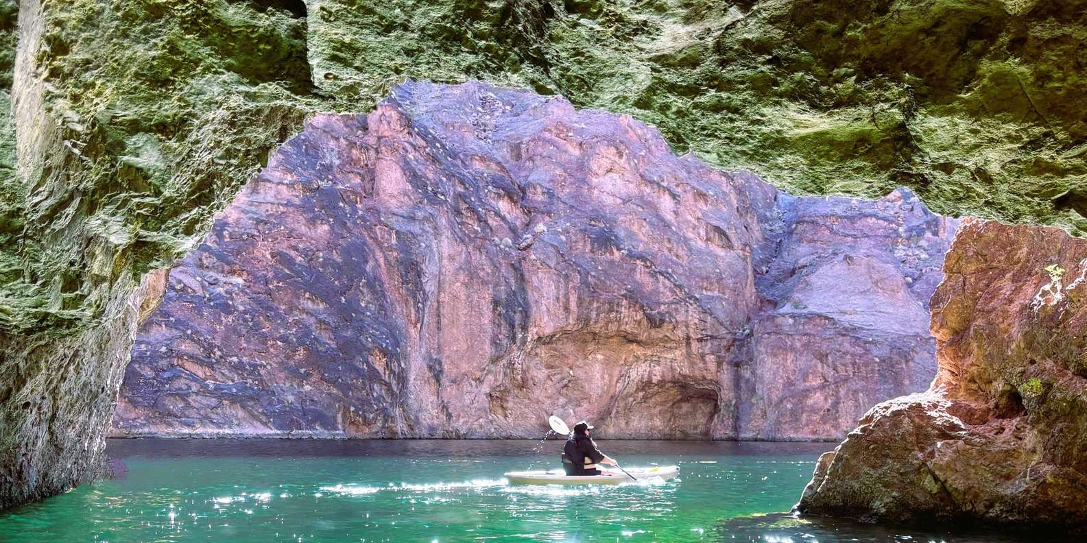 Willow Beach: Half-Day Emerald Cave Kayak Tour- 3 Caves in 1