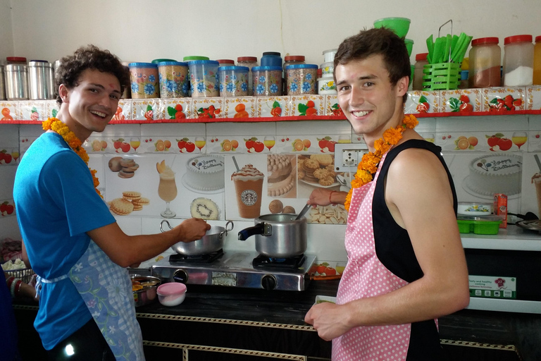 Aula de culinária indiana com mercado de vegetaisAula de culinária vegetariana e não vegetariana com mercado de vegetais