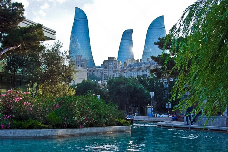 Baku: Tour guidato della città moderna e anticaBaku moderna e città vecchia