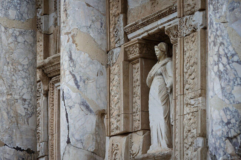 Marmaris: Ephesus Guided Day Trip with Lunch Tour without Entrance Ticket of Ephesus