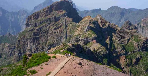 Private Vespa-Tour & kleine Wanderung in den Bergen – Madeira (7 Stunden)