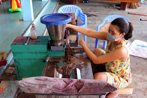 Desde Hue : Tour de la ciudad de un día completo con viaje en barco y almuerzoGrupo pequeño