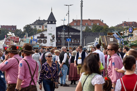 Munich: Oktoberfest Tour & Big Beerhall Evening Reservation 1. Sunday Oktoberfest 2026: Tour & Big Beerhall Reservation