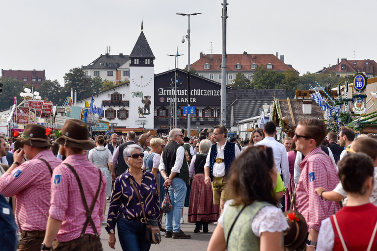 Munich: Oktoberfest Tour & Big Beerhall Evening Reservation 1. Sunday Oktoberfest 2026: Tour & Big Beerhall Reservation