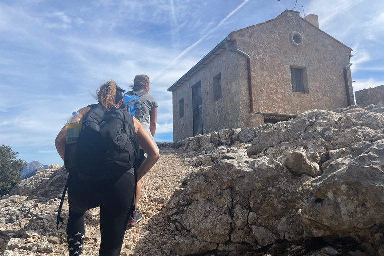 Sierra de Tramuntana hiking experienceSierra de Tramuntana - winter hiking experience