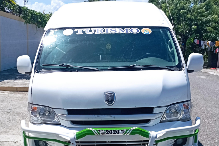 Amber Cove - Taino Bay 5 tirolesas 7 cachoeiras + almoço para vocêAmber Cove - Taino Bay 5 tirolesas 7 cascatas + almoço para