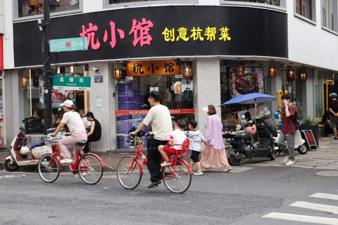 Hangzhou Half-Day: Pagoda, Bamboo Grove, and Old Street Tour