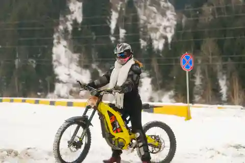 Almaty: Große Almaty See E-Bike Tour
