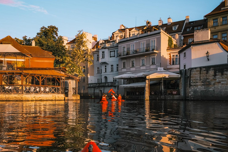 Prague: Charles Bridge & Hidden Canals Kayak Tour