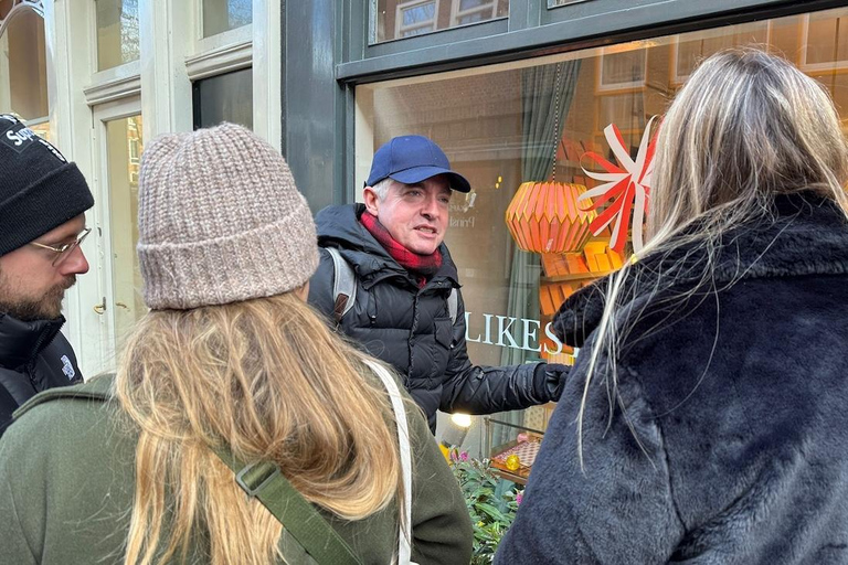 Amsterdam: Small Group Walking Tour with Fun Guide Walking Tour in Amsterdam with Enthusiastic and Fun Guide