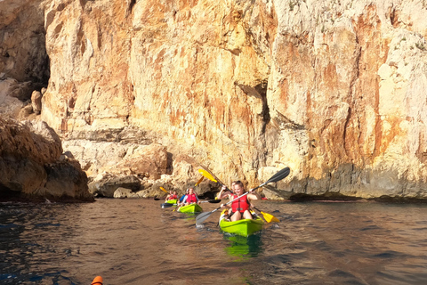 Jávea: Passeio de caiaque desde a praia de Granadella até às grutas marinhas