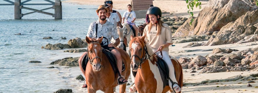 Randonnées à cheval et sentiers de plage à Koh Samui