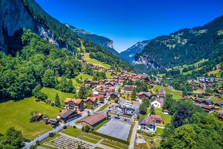 Von Zürich aus: Privater Tagesausflug nach Interlaken und GrindelwaldPrivater Tagesausflug zu Schweizer Dörfern (Interlaken & Grindelwald)