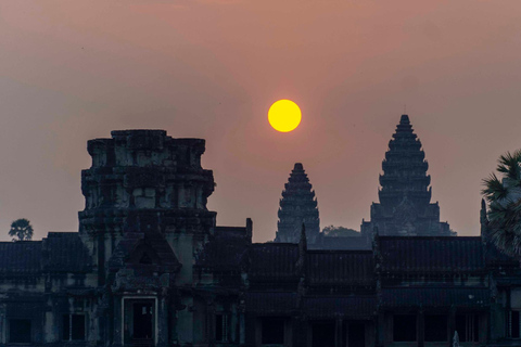 Sunrise at Angkor Wat Temple: 3-Hour Private Tour