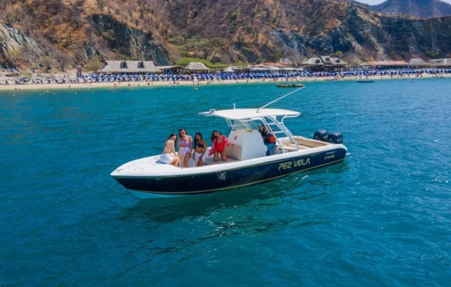 Sport Boat Rental with Capacity for 17 People