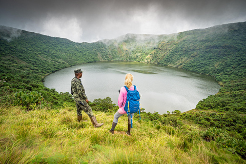 Mount Bisoke Wanderung im Volcanoes National Park