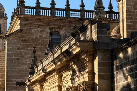 Jerez de la Frontera: Historical Sightseeing Tour, Winery Tour, and Wine Tasting