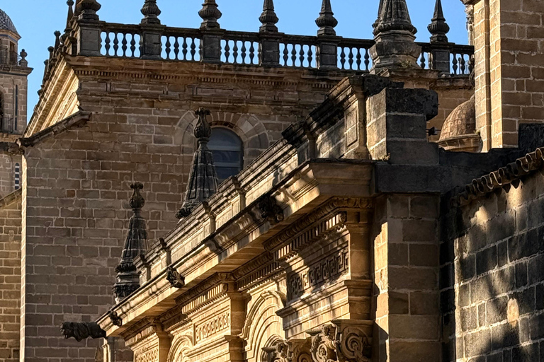 Jerez de la Frontera: Historical Sightseeing Tour, Winery Tour, and Wine Tasting