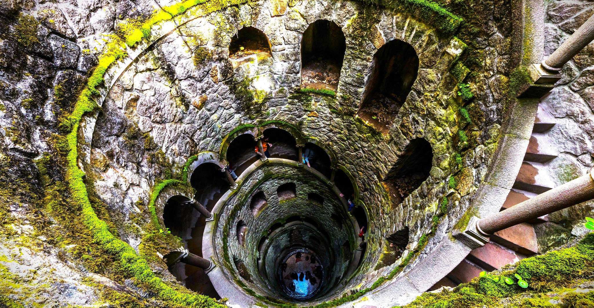 Von Lissabon, Pena Palace, Regaleira, Sintra & Cascais Tour - Hizvo