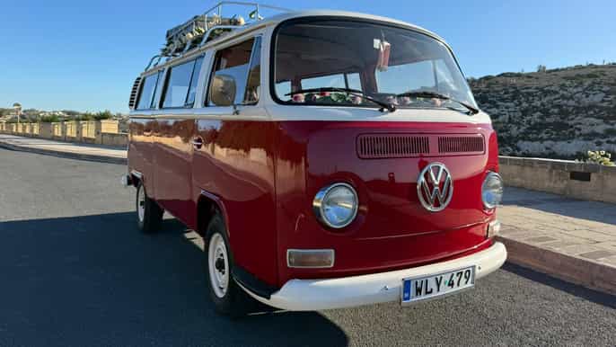 Malta: VW Camper com motorista privado e ar condicionado