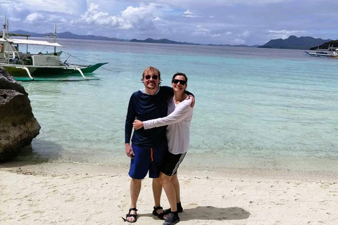 Coron: Private Island Tour with Kayangan Lake & Hot Spring