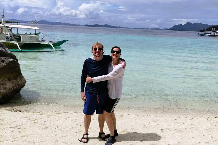 Coron: Private Island Tour with Kayangan Lake & Hot Spring