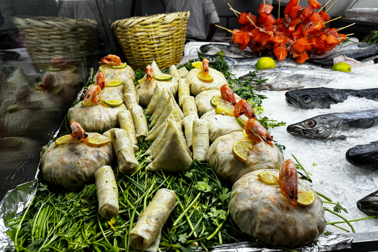 Visite nocturne de la ville de Marrakech et dîner traditionnel marocain