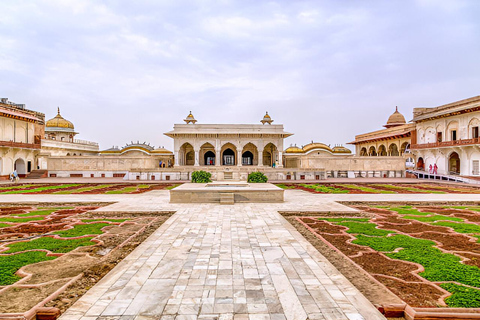 From Delhi: Private 6-Day Tour Agra, Jaipur, Udaipur & Delhi Private AC Car, Guide, 1 Flight (Udaipur drop-off, No Hotel)