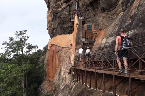 From Anuradhapura: Sigiriya Rock & Dambulla Cave & Drop-off