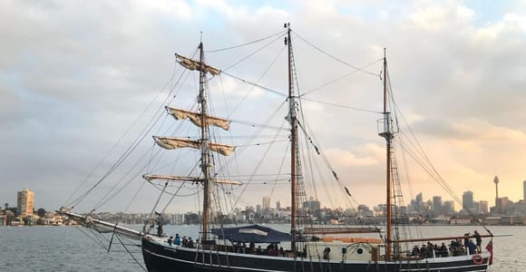 Sydney Harbour: Tall Ship Boxing Day Cruise - Southern Swan