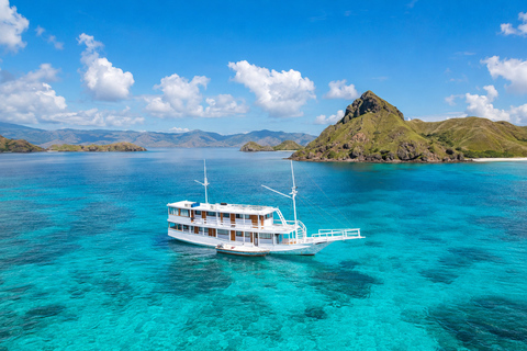 Labuan Bajo: 3-Day Komodo Sailing Ocean View Cabin All Fees Standard Boat | Sharing Room Ocean View | Tiket not Included