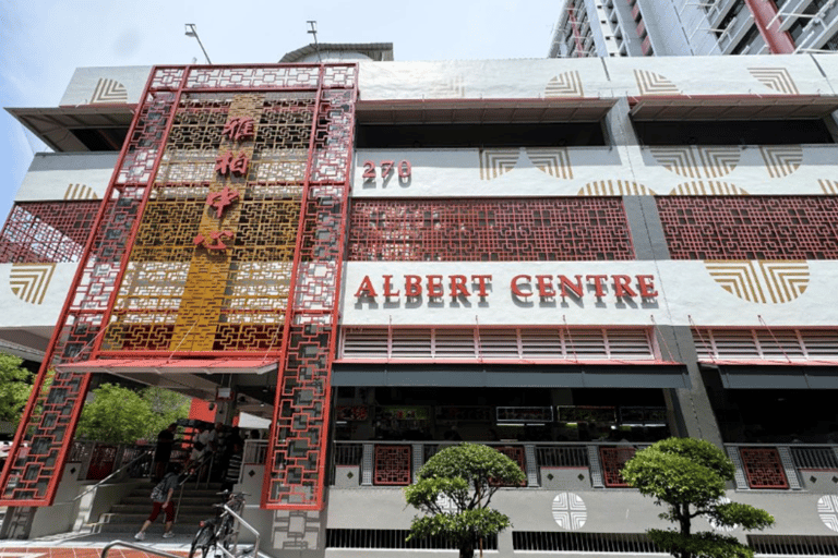 Singapore: Bugis & Kampong Glam Walking Tour with Snacks Faith, Flavours & Art, From Waterloo Street to Haji Lane