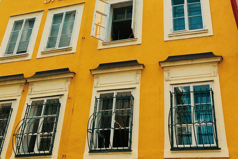 Salzburg: Munich Tour with Transfers, Hotel, Meals & Drinks