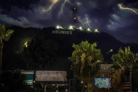 Лос-Анджелес: Haunted LA: Ghostly Encounters Flashlight Tour