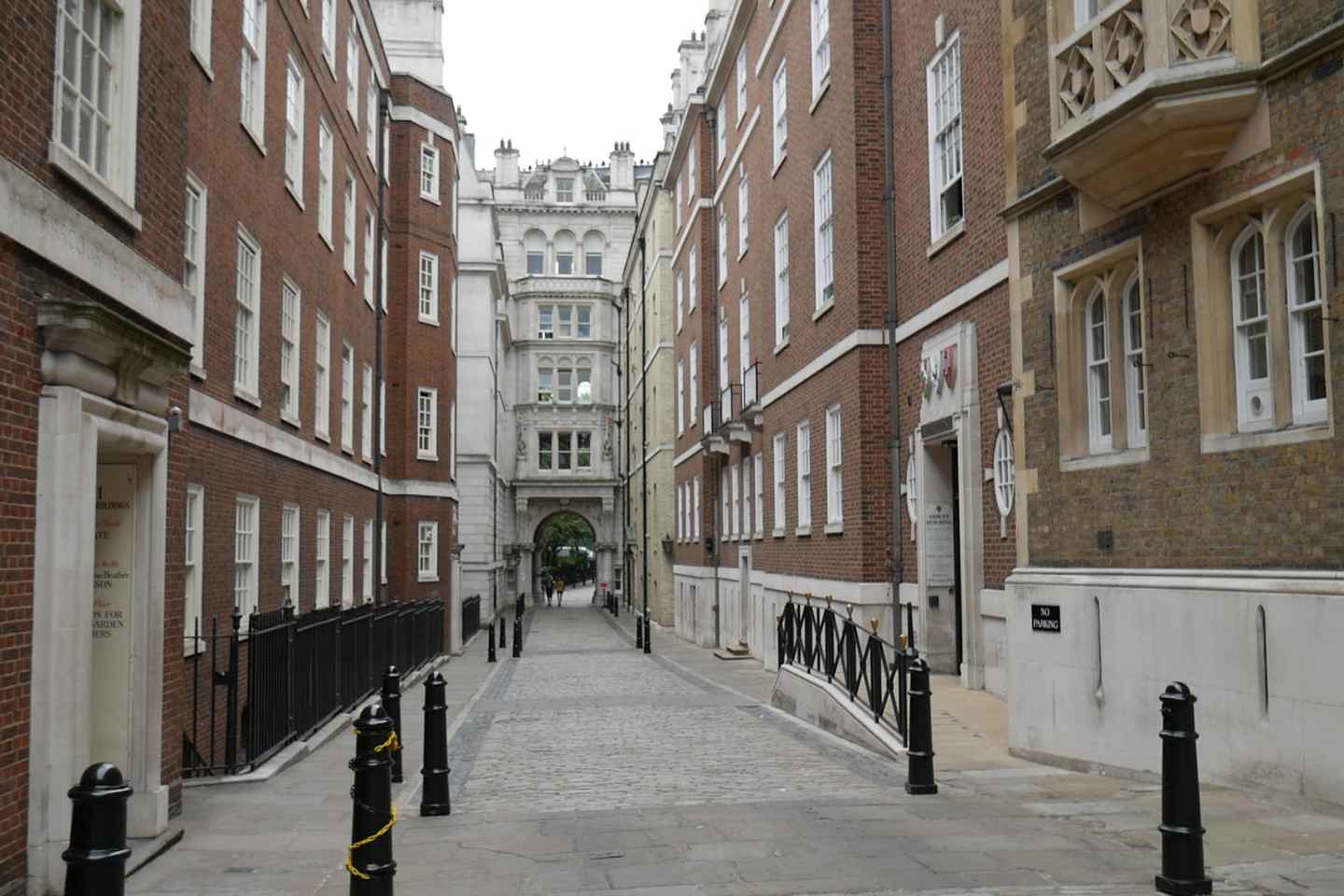 London: Bridget Jones 2.5–Hour Walking Tour