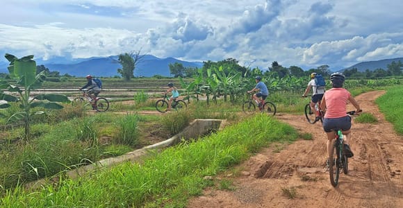 From Chiang Mai: 2 days Cycling & Kayaking tour in Mae Taeng