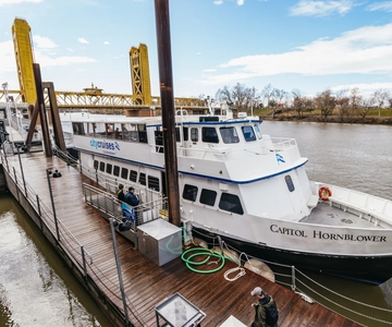Sacramento: Crociera sul fiume con storia narrata