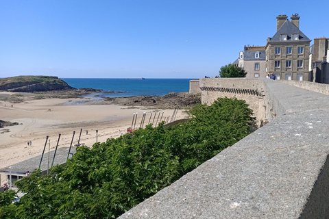 From Rennes : Guided tour of Mont Saint-Michel & Saint-Malo