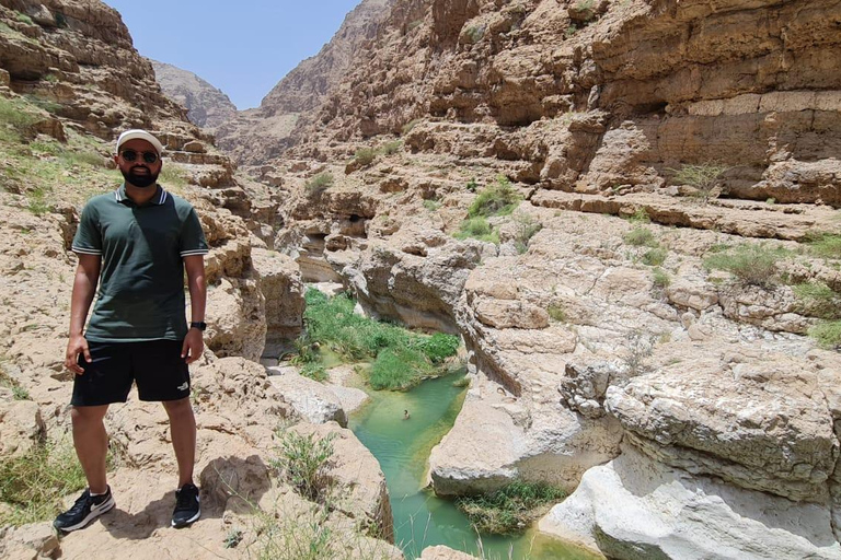 Oman Discovery: 3-Day Private Tour with Hotel Stay & Meals