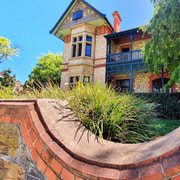 North Adelaide: Hills Squares Parklands Guided Walking Tour
