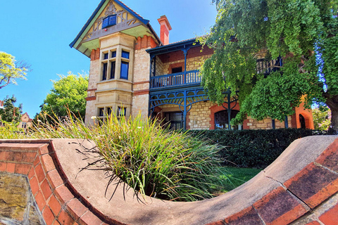 North Adelaide: Hills Squares Parklands Guided Walking Tour