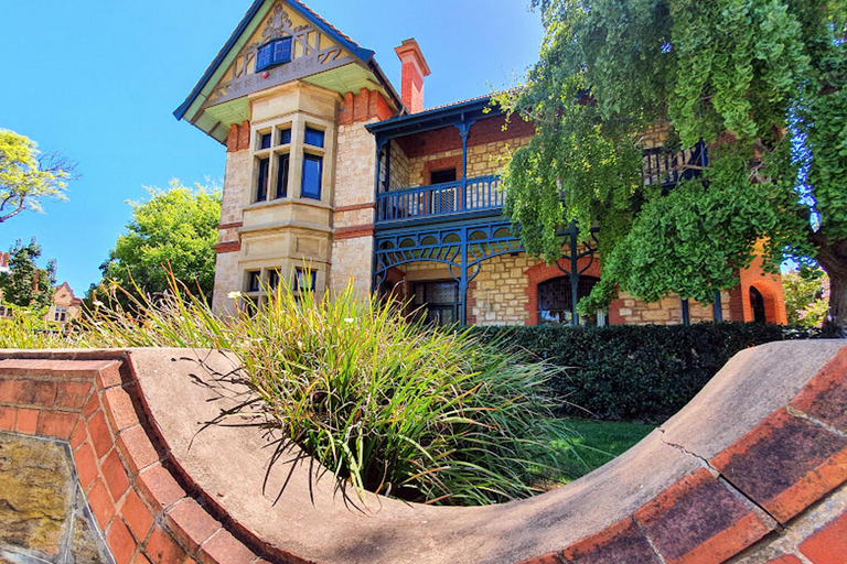 North Adelaide: Hills Squares Parklands Guided Walking Tour