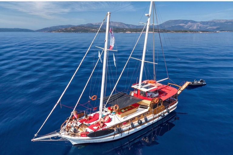 Sunset Cruise Athens Riviera – Half Day Swimming&BBQ onBoard