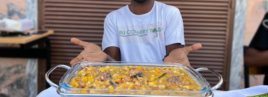 Île de Sal : Cours de cuisine Catxupa avec une famille locale
