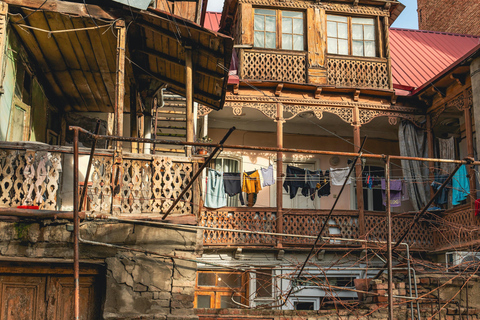 Alternative Tbilisi: Street Art, Dezerter Bazaar &amp; Tastings