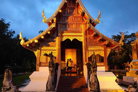 Chiang Mai: Old City Walking Tour with Temples & History Small Group Without Entry Fees