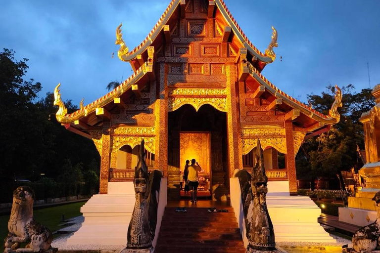 Chiang Mai: Old City Walking Tour with Temples & History Small Group Without Entry Fees