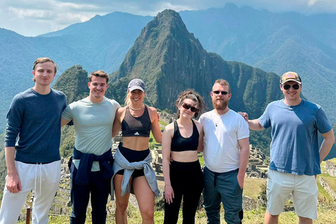 From Cusco: 2 Days, Sacred Valley and Machu Picchu via the scenic route Panoramic Train & Standard Hotel with Lunch in Machu Picchu