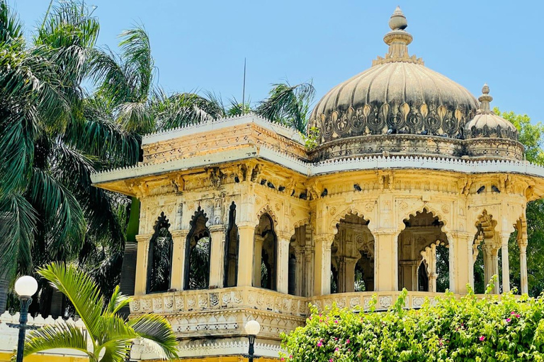 Udaipur: Kumbhalgarh Fort and Ranakpur Temple Day Trip