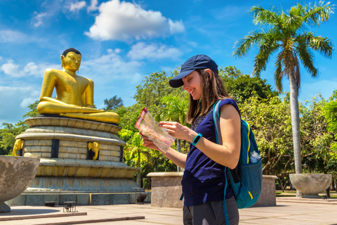 Colombo: 4-Day Cultural Triangle Tour with Wilpattu Safari